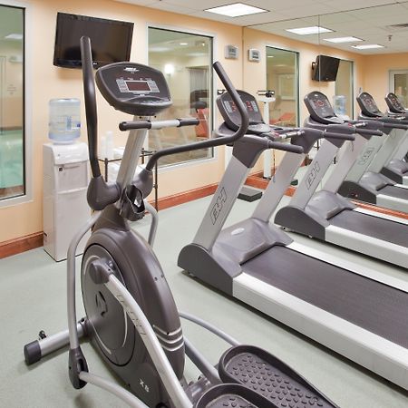 Holiday Inn Express Hotel & Suites Fredericksburg By Ihg Buitenkant foto