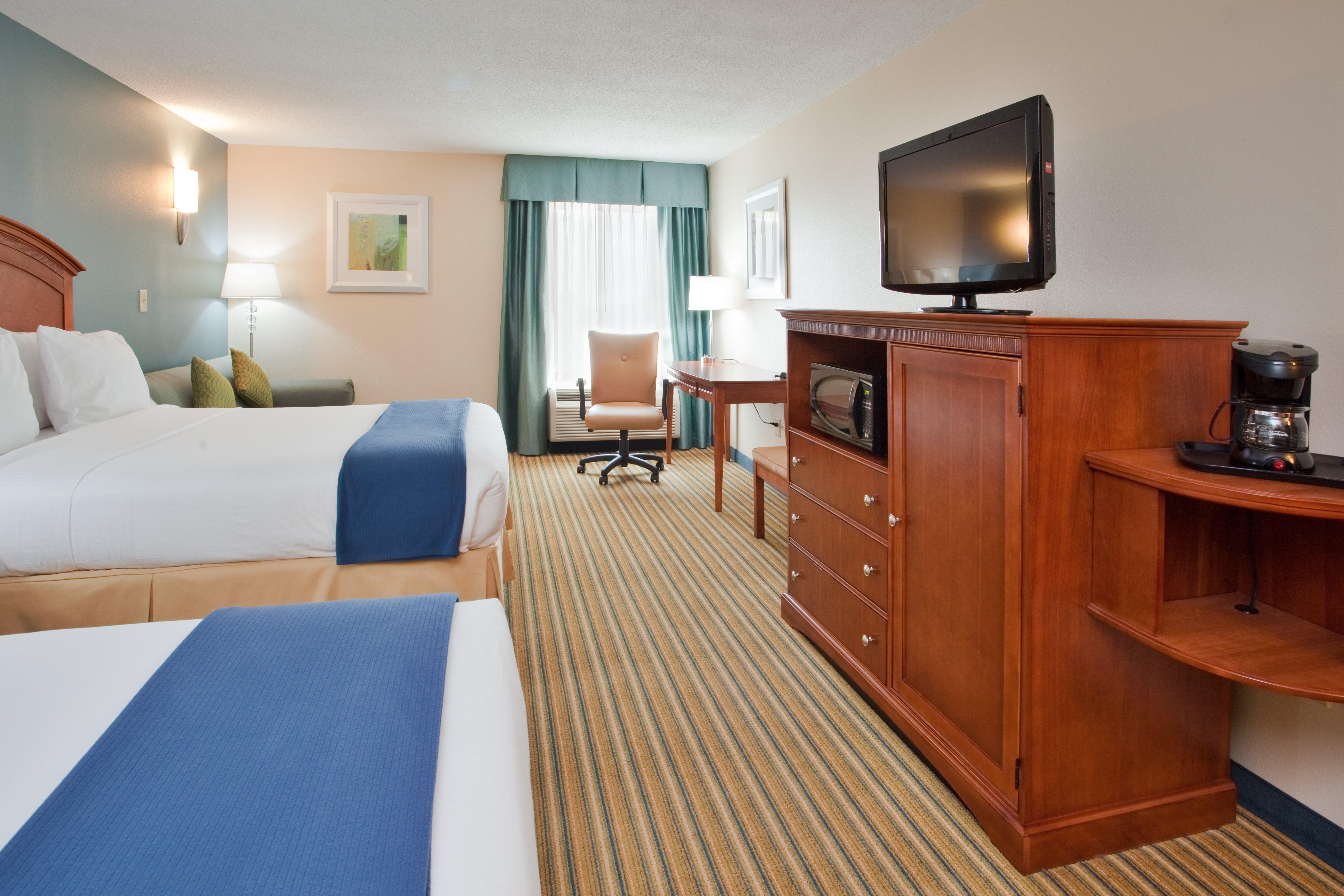 Holiday Inn Express Hotel & Suites Fredericksburg By Ihg Buitenkant foto