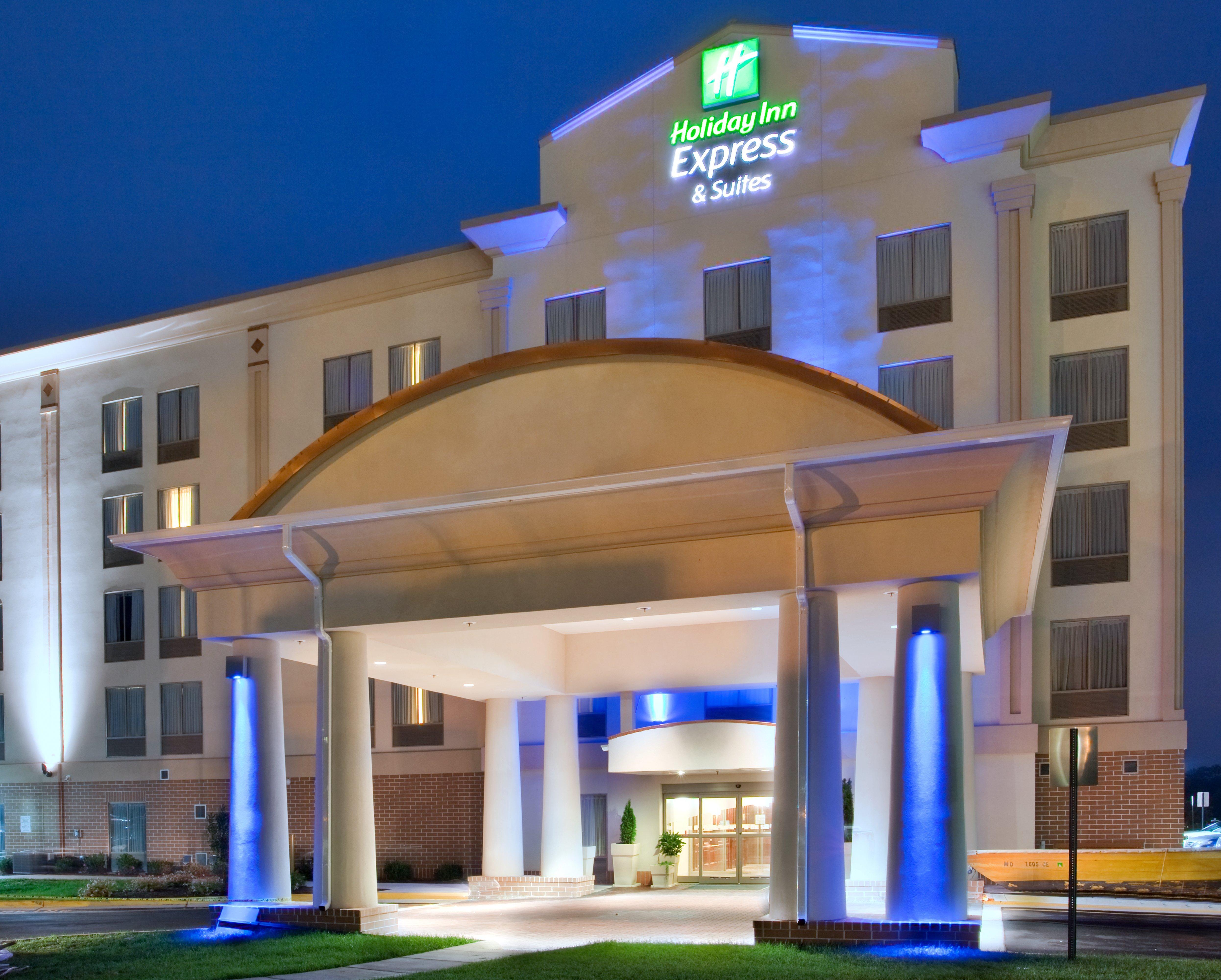 Holiday Inn Express Hotel & Suites Fredericksburg By Ihg Buitenkant foto