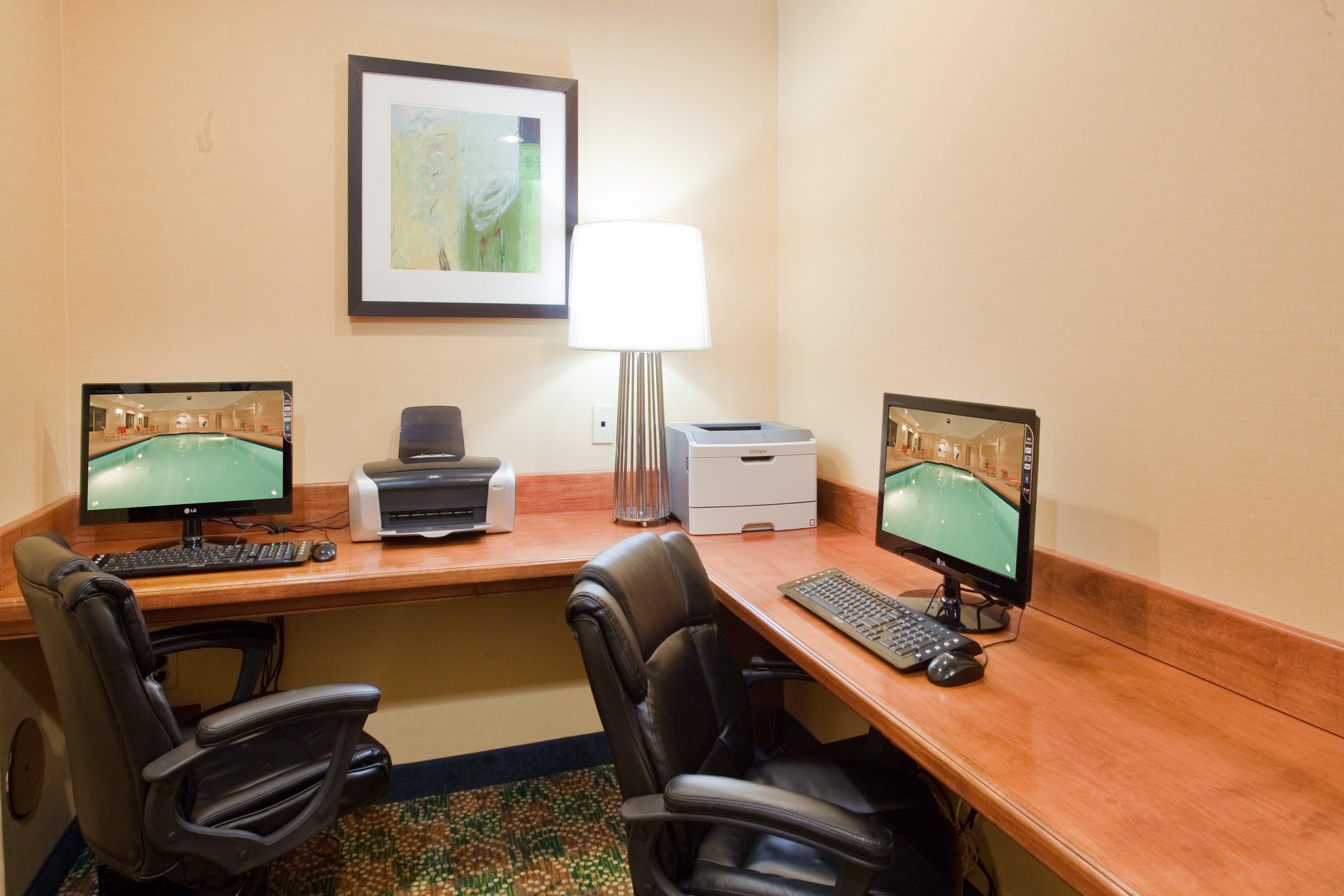 Holiday Inn Express Hotel & Suites Fredericksburg By Ihg Buitenkant foto