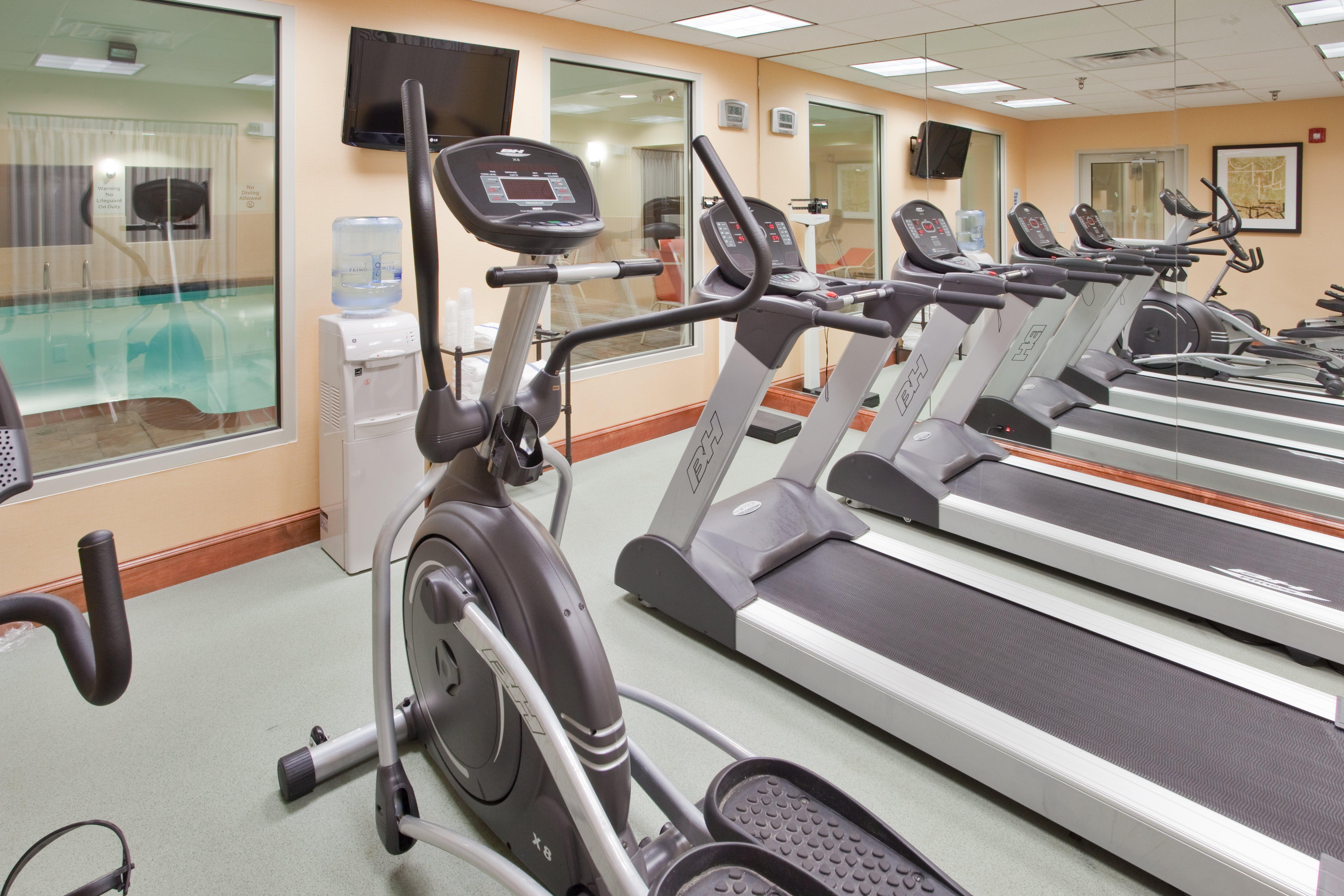 Holiday Inn Express Hotel & Suites Fredericksburg By Ihg Buitenkant foto
