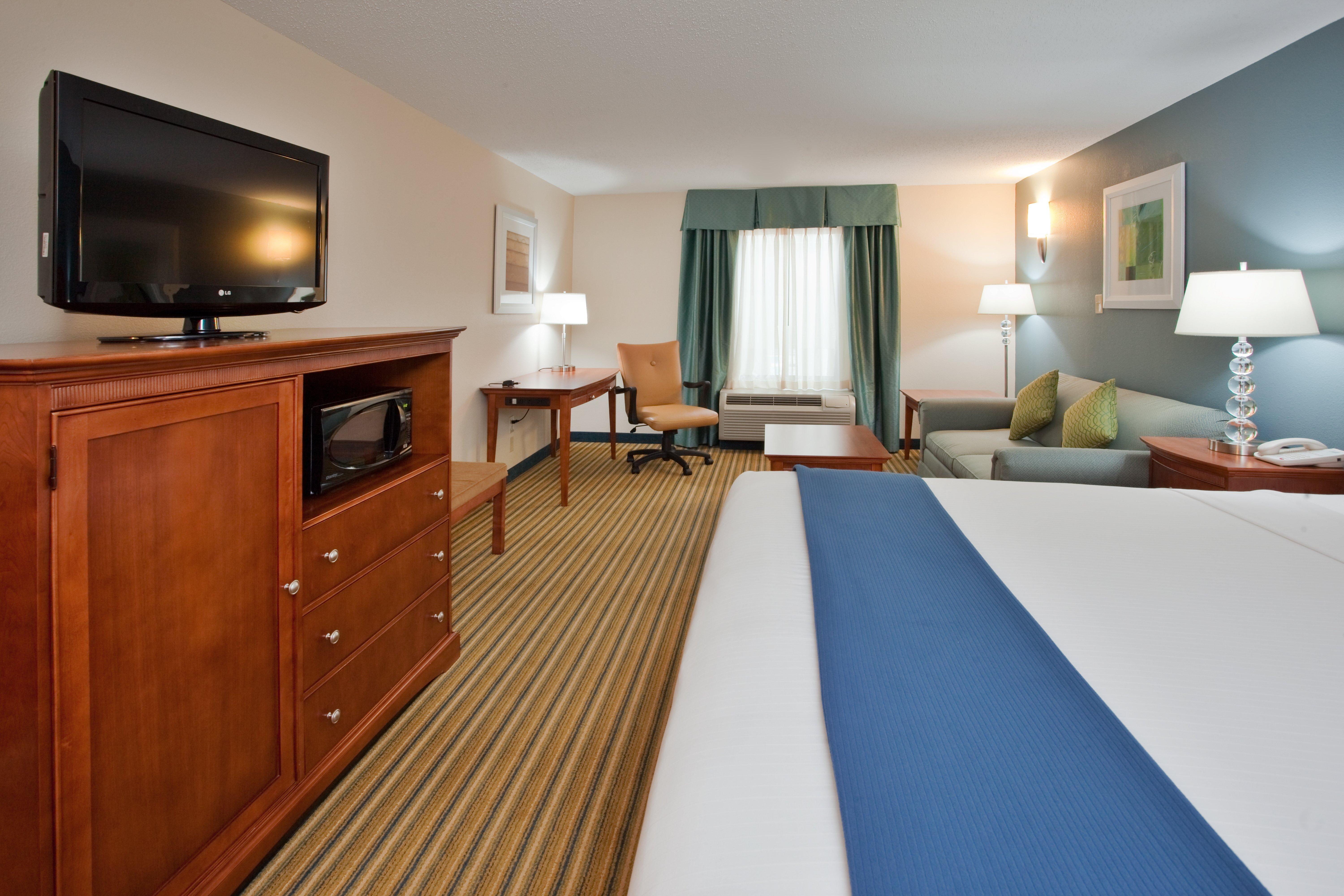 Holiday Inn Express Hotel & Suites Fredericksburg By Ihg Buitenkant foto