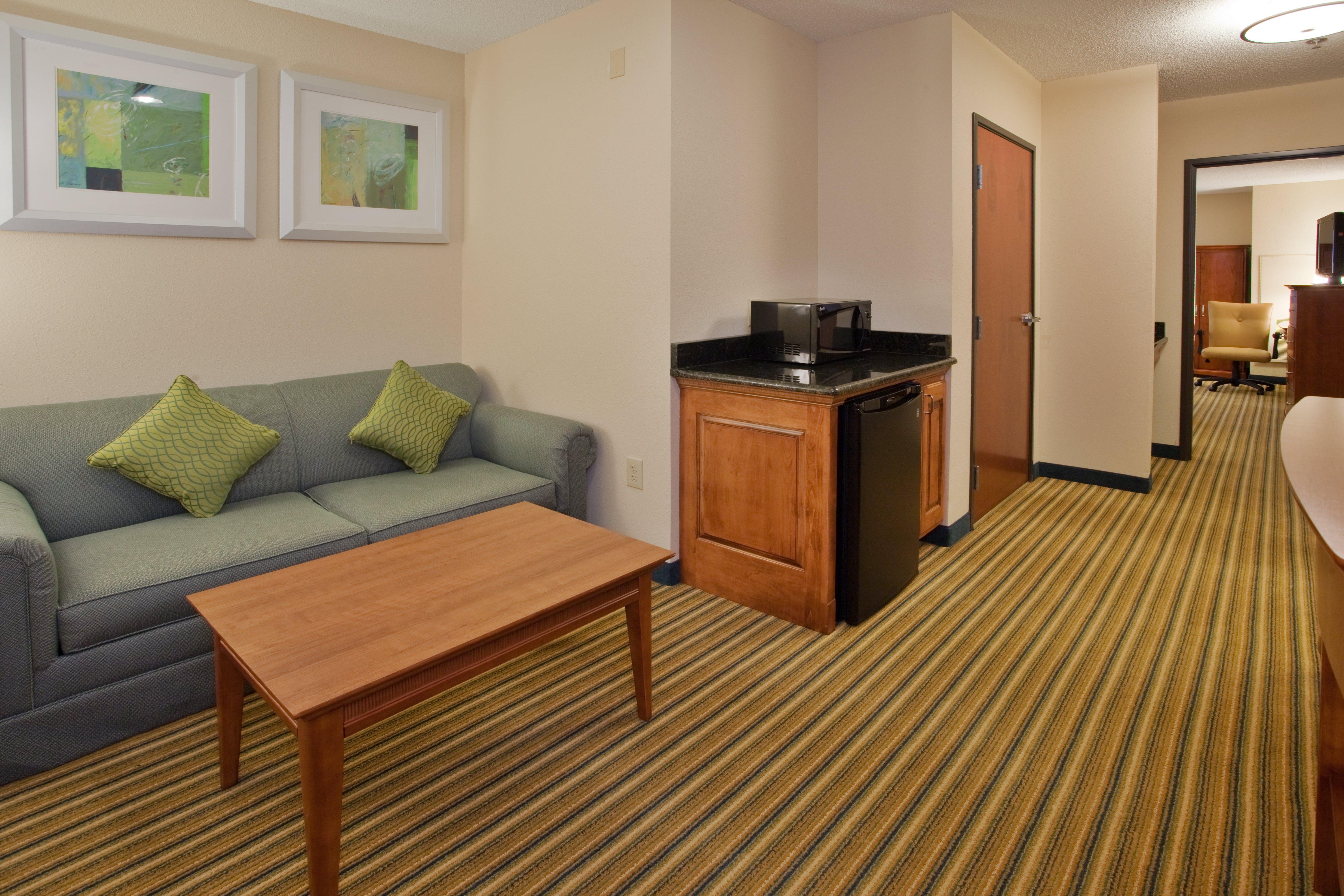Holiday Inn Express Hotel & Suites Fredericksburg By Ihg Buitenkant foto