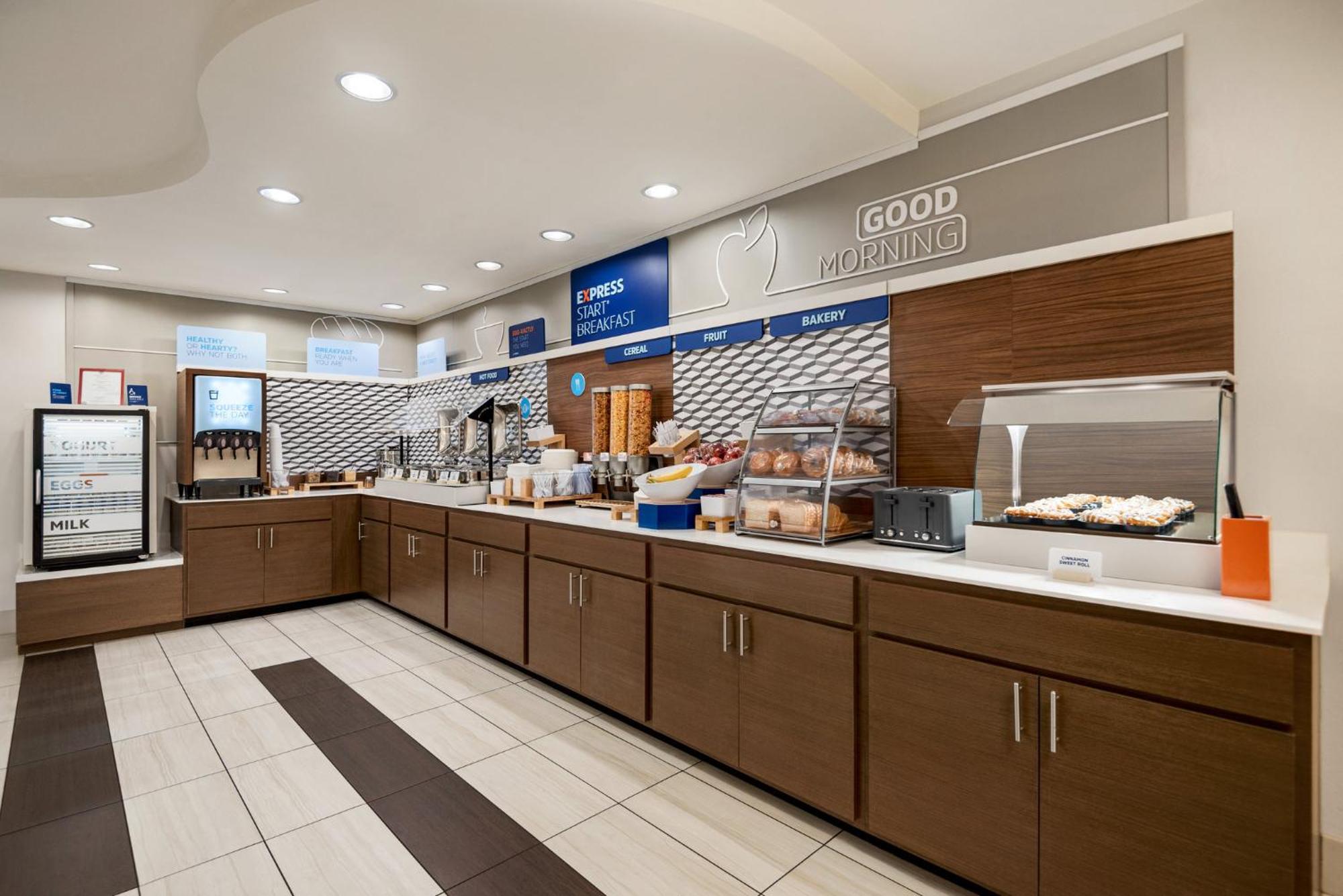 Holiday Inn Express Hotel & Suites Fredericksburg By Ihg Buitenkant foto
