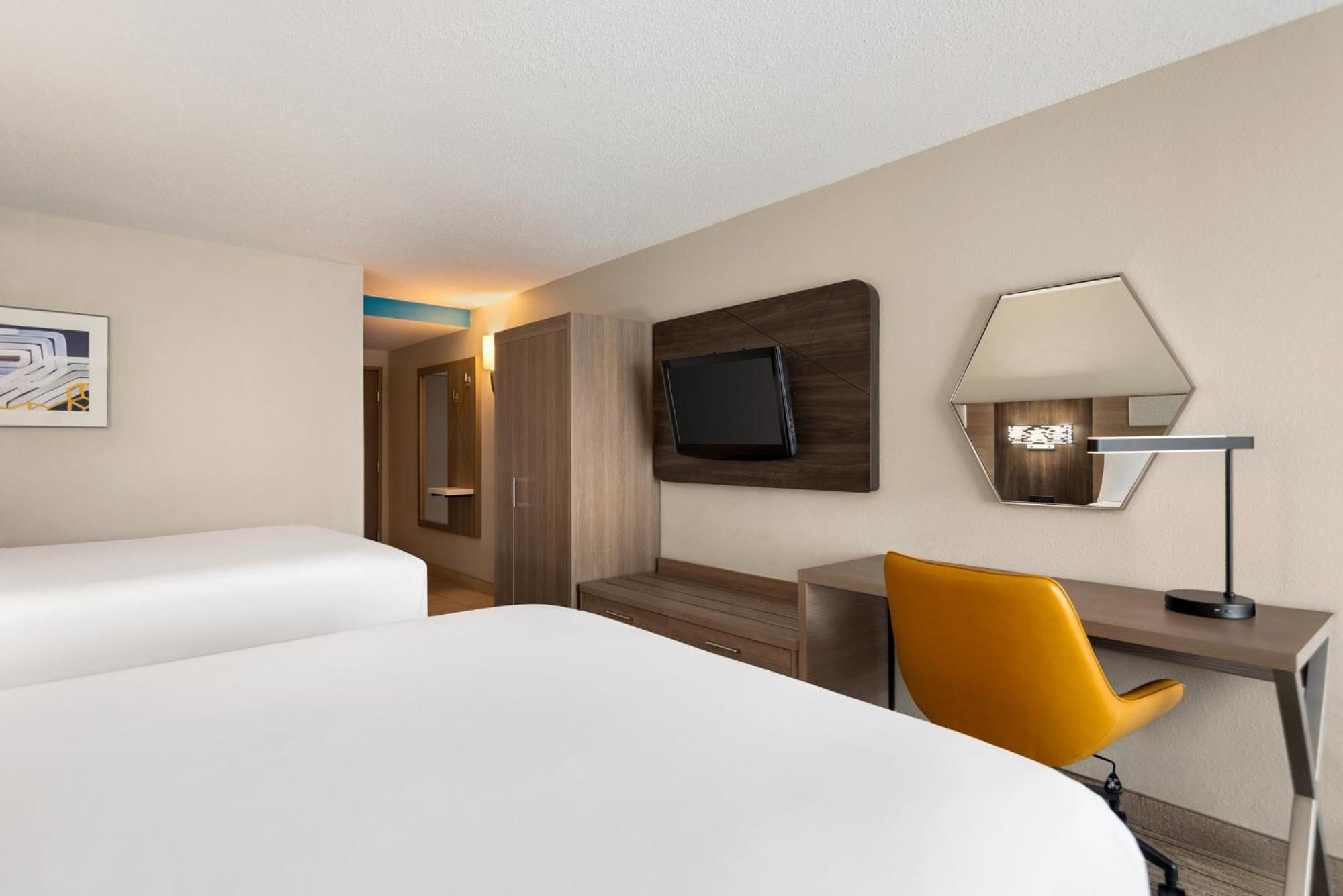 Holiday Inn Express Hotel & Suites Fredericksburg By Ihg Buitenkant foto