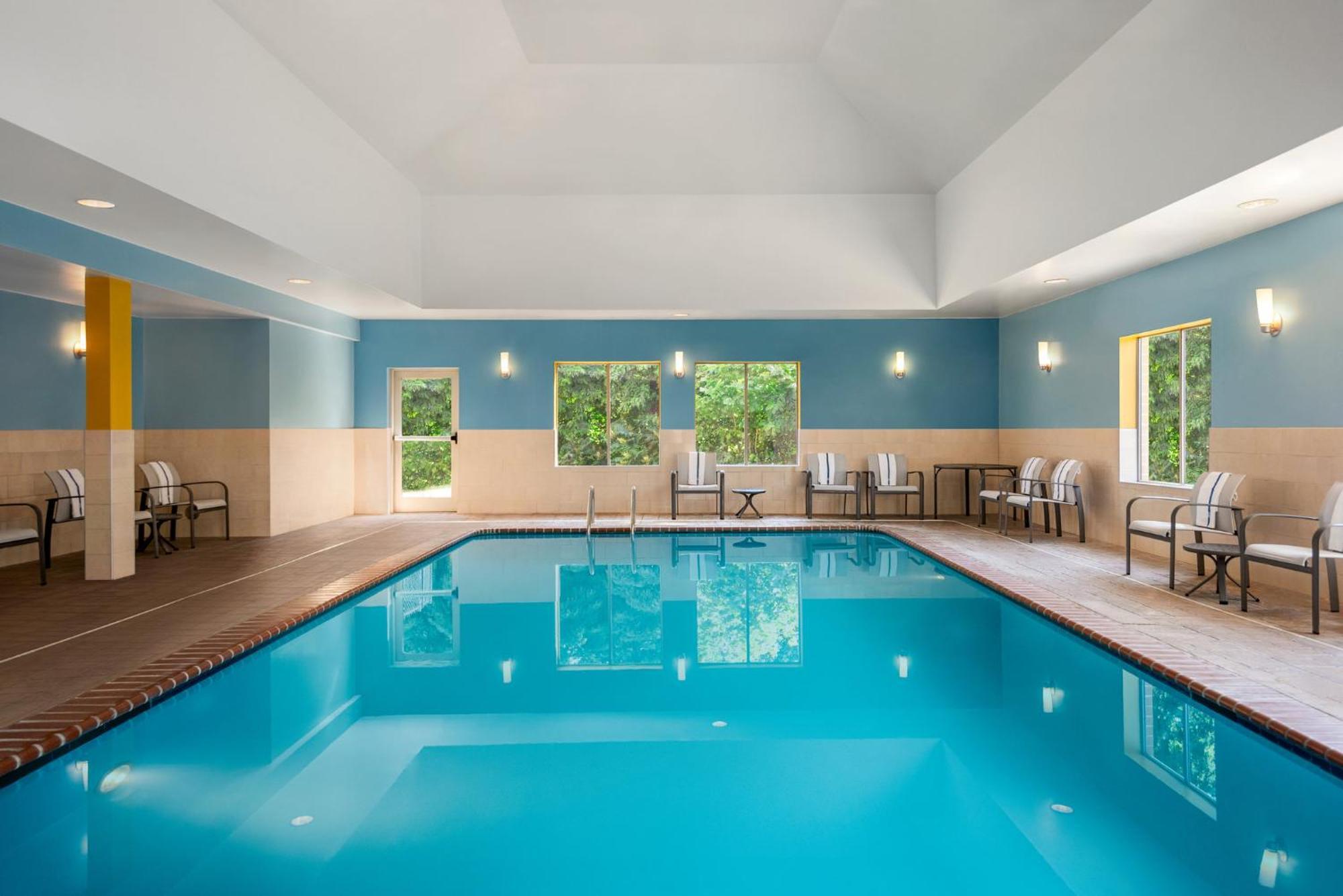 Holiday Inn Express Hotel & Suites Fredericksburg By Ihg Buitenkant foto
