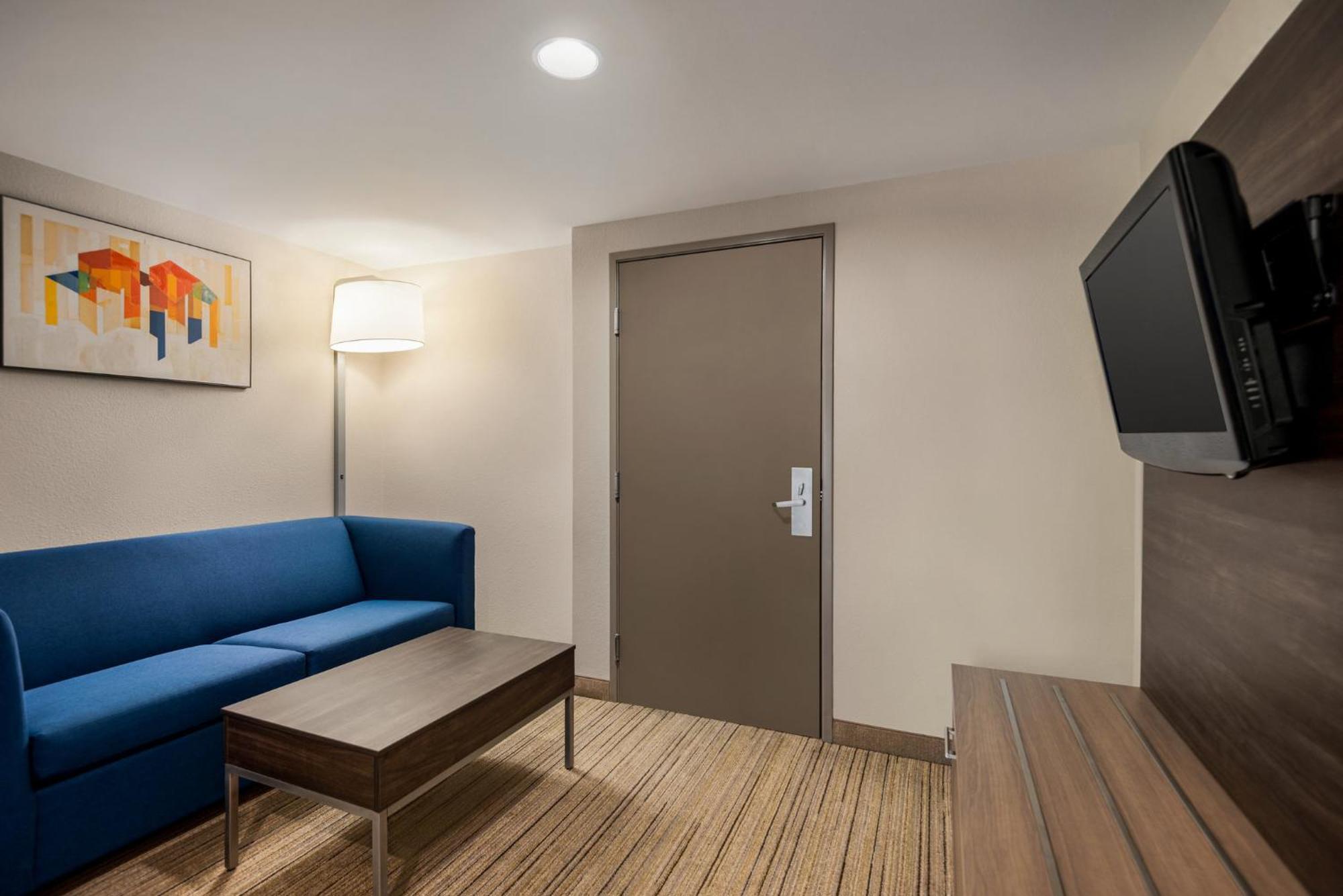 Holiday Inn Express Hotel & Suites Fredericksburg By Ihg Buitenkant foto