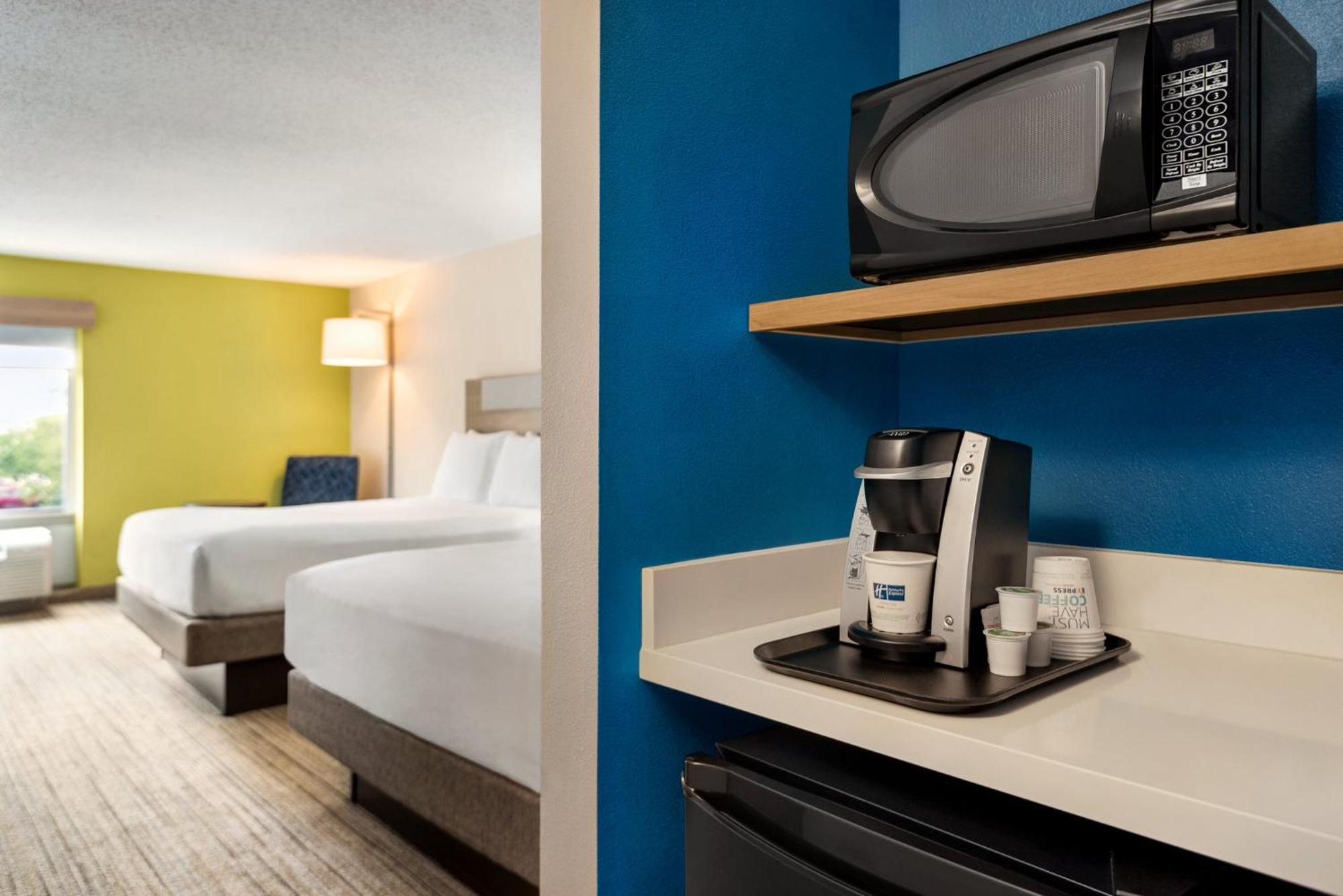 Holiday Inn Express Hotel & Suites Fredericksburg By Ihg Buitenkant foto