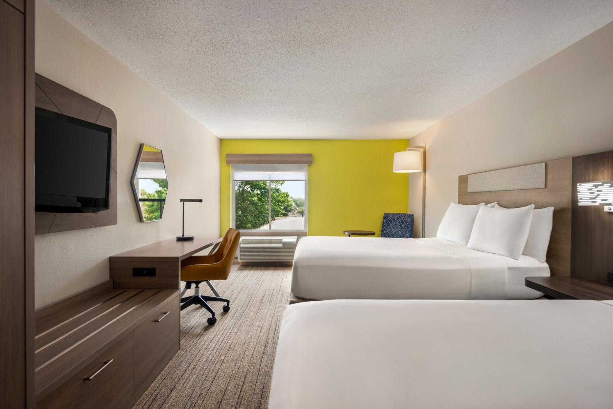 Holiday Inn Express Hotel & Suites Fredericksburg By Ihg Buitenkant foto