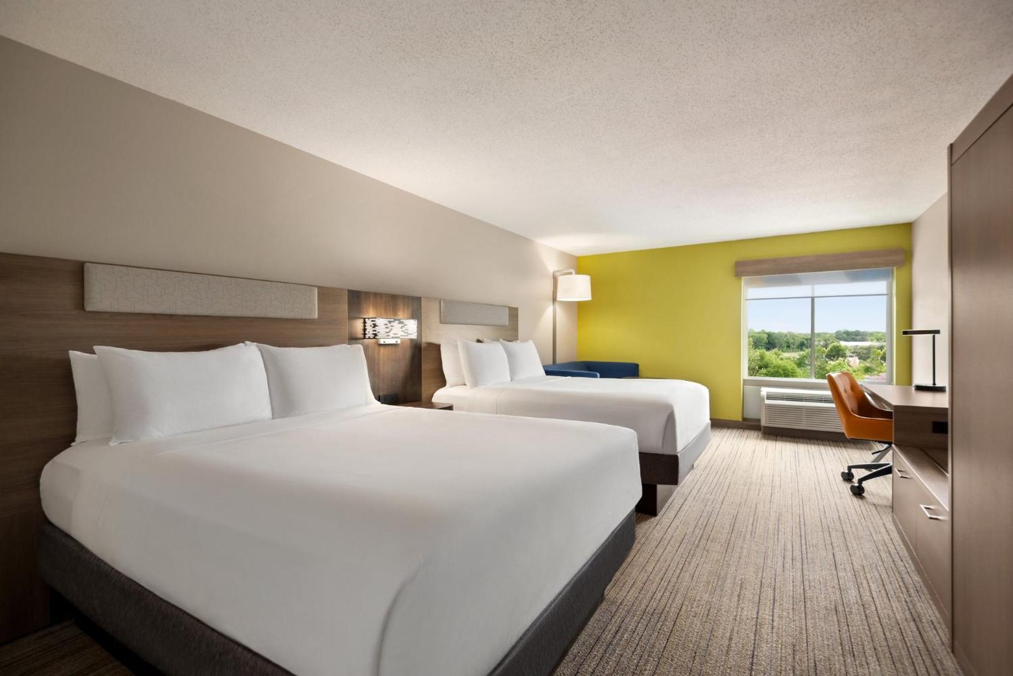 Holiday Inn Express Hotel & Suites Fredericksburg By Ihg Buitenkant foto