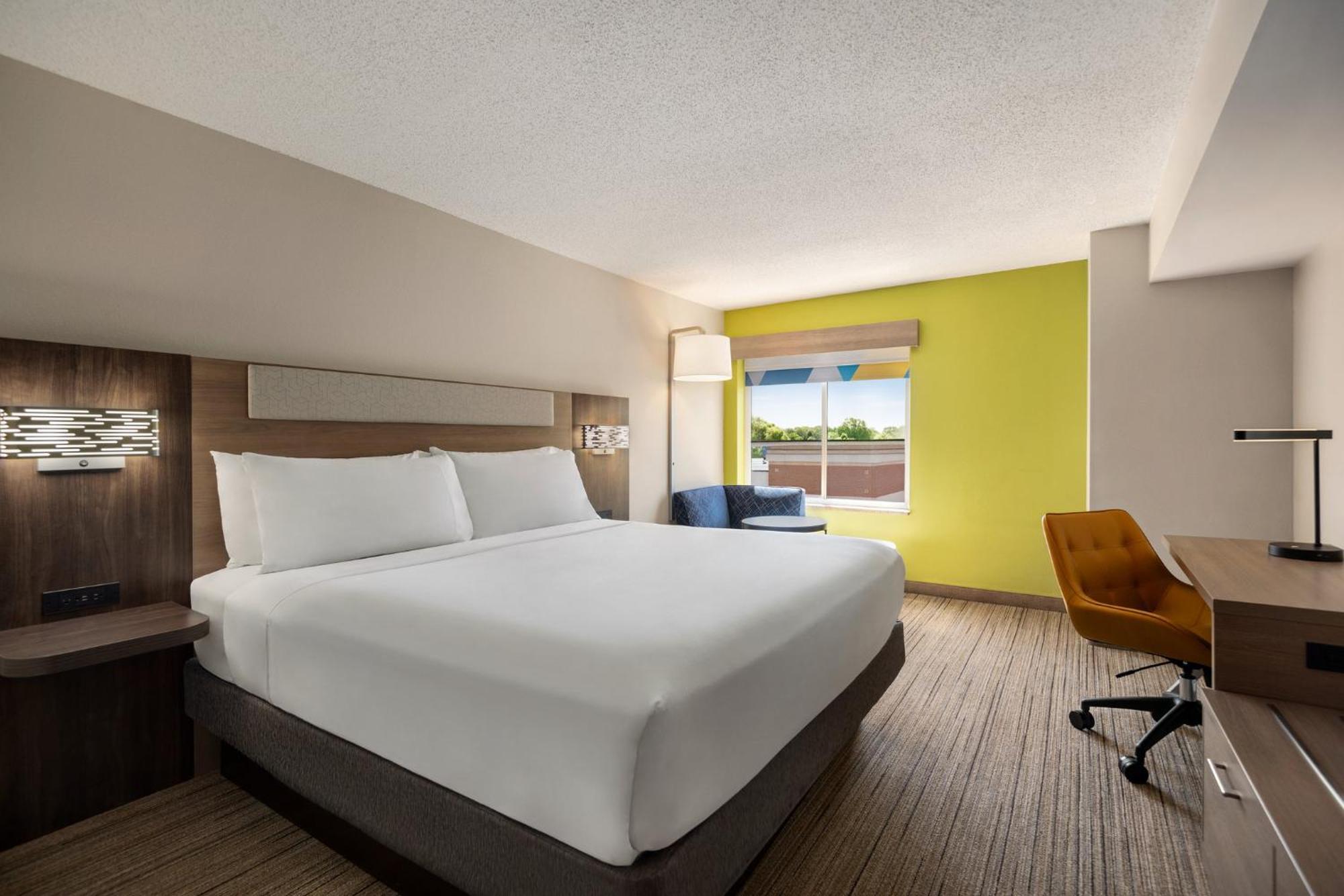 Holiday Inn Express Hotel & Suites Fredericksburg By Ihg Buitenkant foto